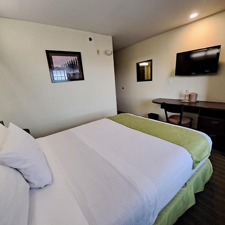 Microtel Inn And Suites By Wyndham Toluca Buitenkant foto