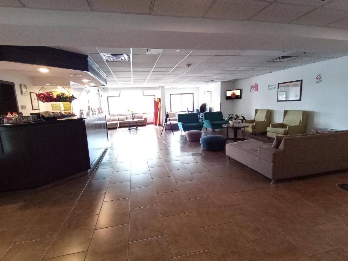 Microtel Inn And Suites By Wyndham Toluca Buitenkant foto