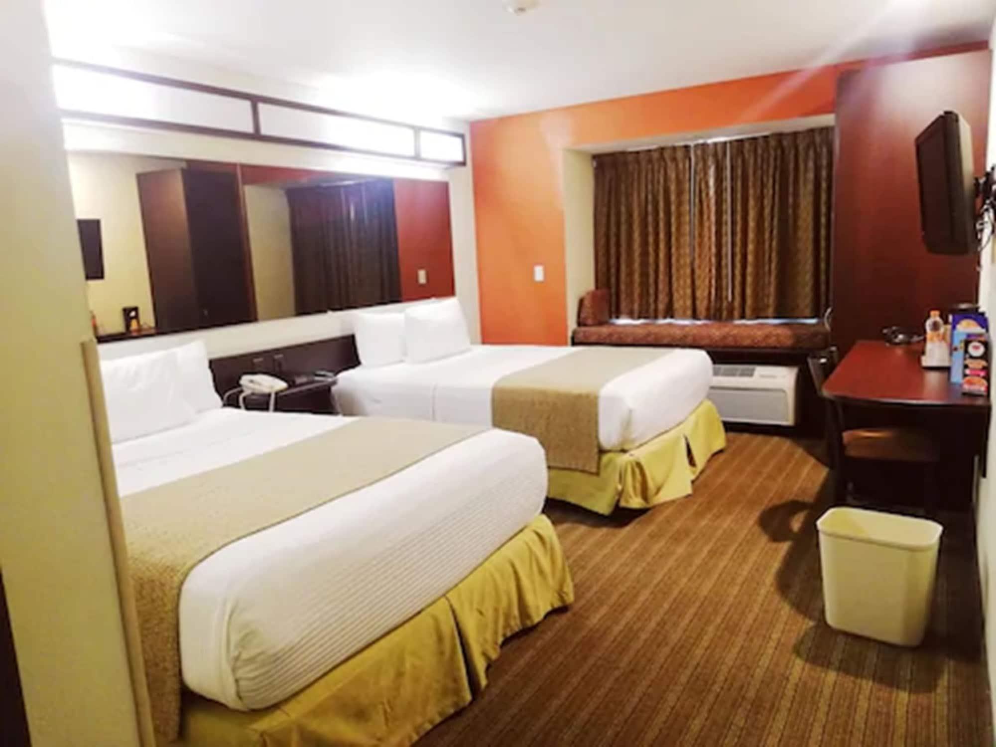 Microtel Inn And Suites By Wyndham Toluca Buitenkant foto