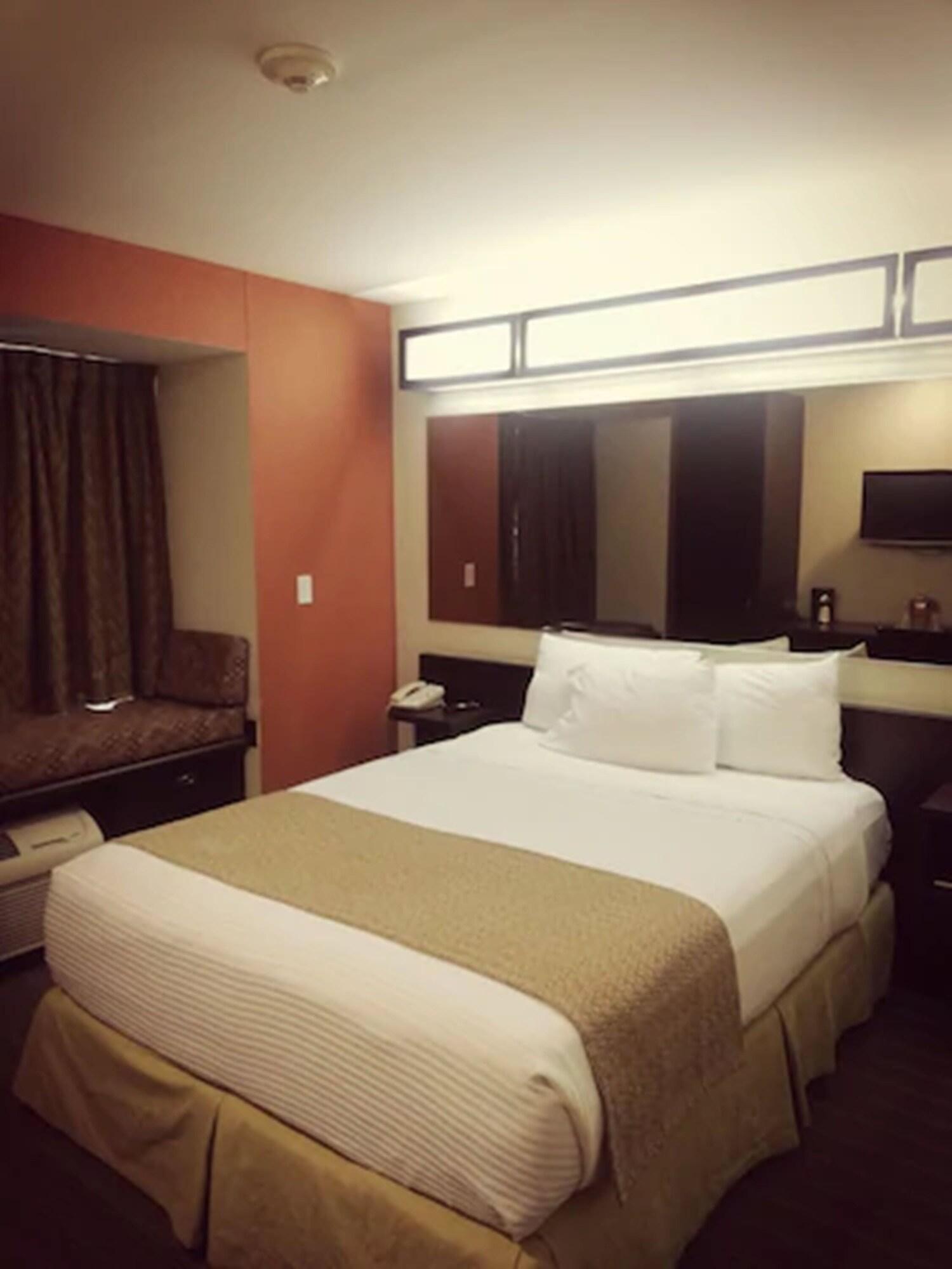 Microtel Inn And Suites By Wyndham Toluca Buitenkant foto