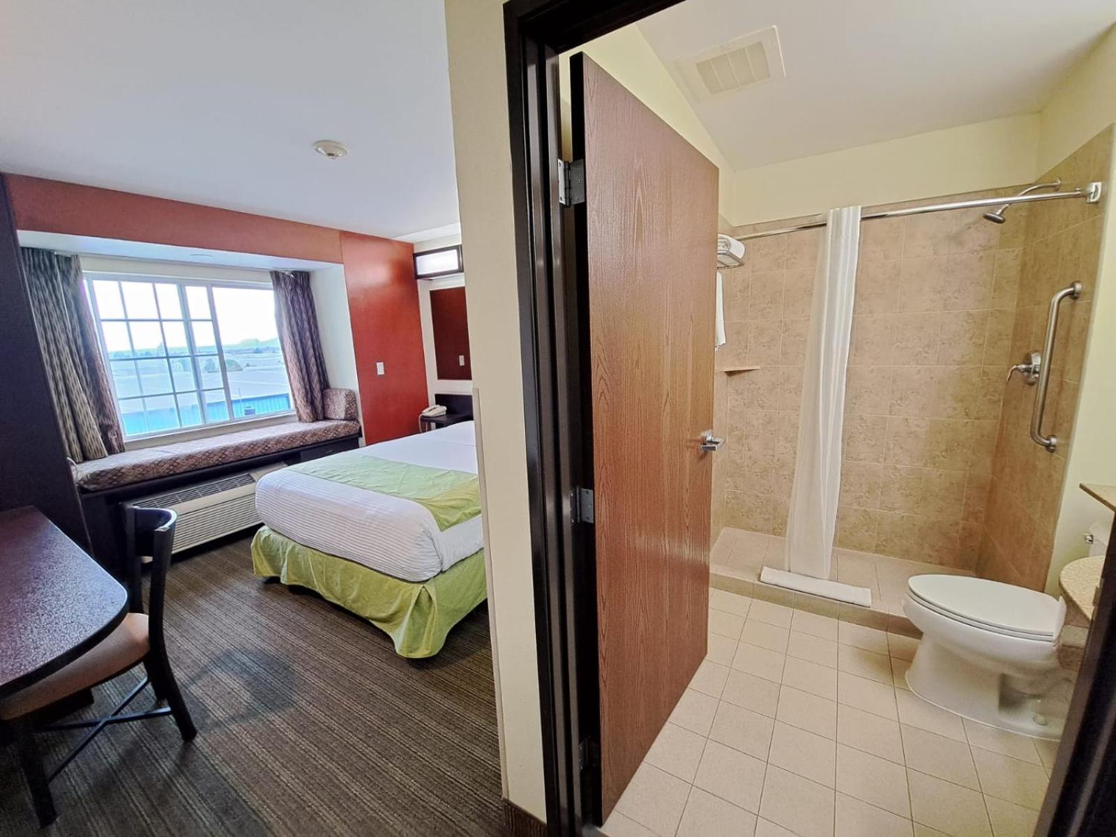 Microtel Inn And Suites By Wyndham Toluca Buitenkant foto